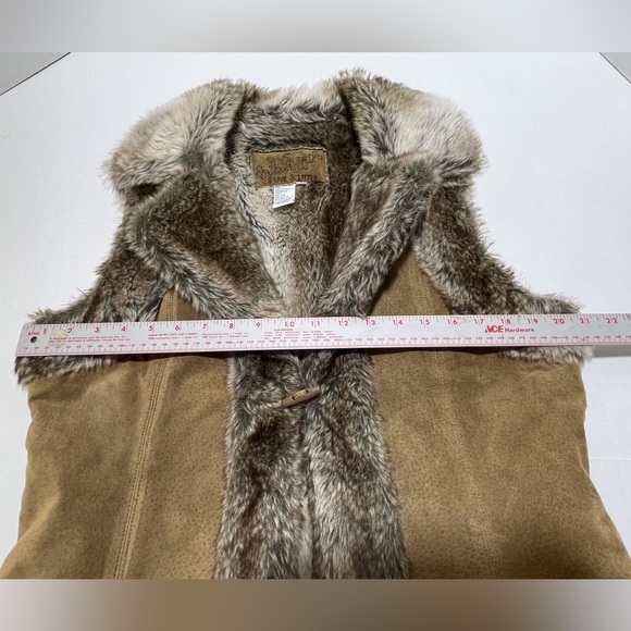 NWOT Live A Little Brown Leather Vest - Picture 14 of 15